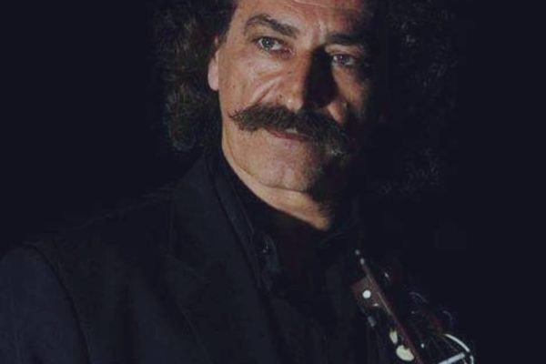 Πένθος στην κρητική μουσική – Έφυγε από τη ζωή ο λυράρης Γιώργος Στιβακτάκης