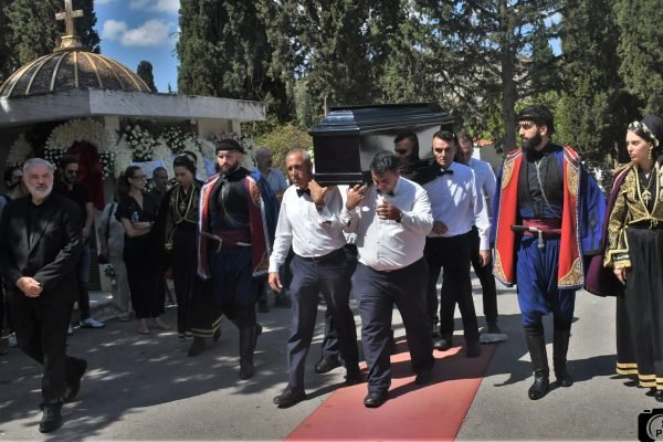 Καλό Ταξίδι στο Μεγάλο Κρητικό Γιώργο Σγουράκη