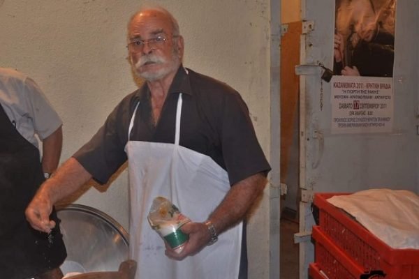 Κρήτες Ελληνικού: “Καλό σου ταξίδι, μπάρμπα Στέλιο”…