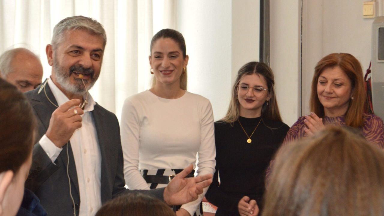 Ο Λαογραφικός Χορευτικός Όμιλος Κρήτες έκοψε την Αγιοβασιλόπιτά του