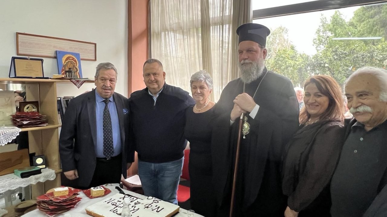 η Ενωση Κρητών Ν.Φιλαδφέλφειας-Ν.Χαλκηδώνας έκοψε την Αγιοβασιλόπιτα