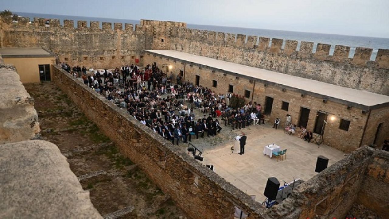 Αδελφοποίηση των δήμων Σφακίων και Αγίας Νάπας Κύπρου
