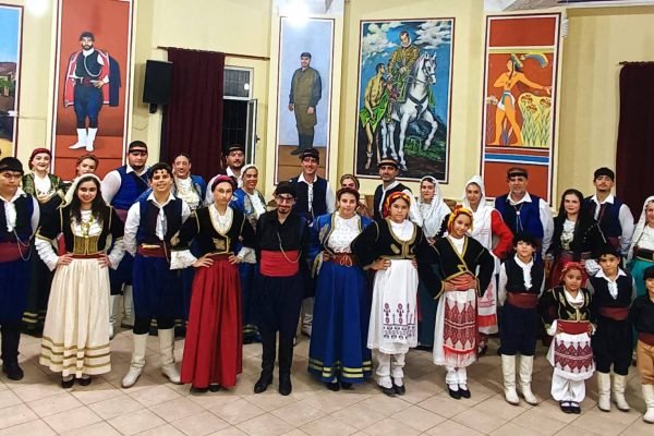 Ο Σύλλογος Κρητών Αχαρνών γιορτασε τα 46 χρόνια απο την ιδρυση του.