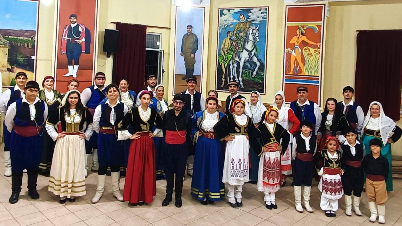 Ο Σύλλογος Κρητών Αχαρνών γιορτασε τα 46 χρόνια απο την ιδρυση του.