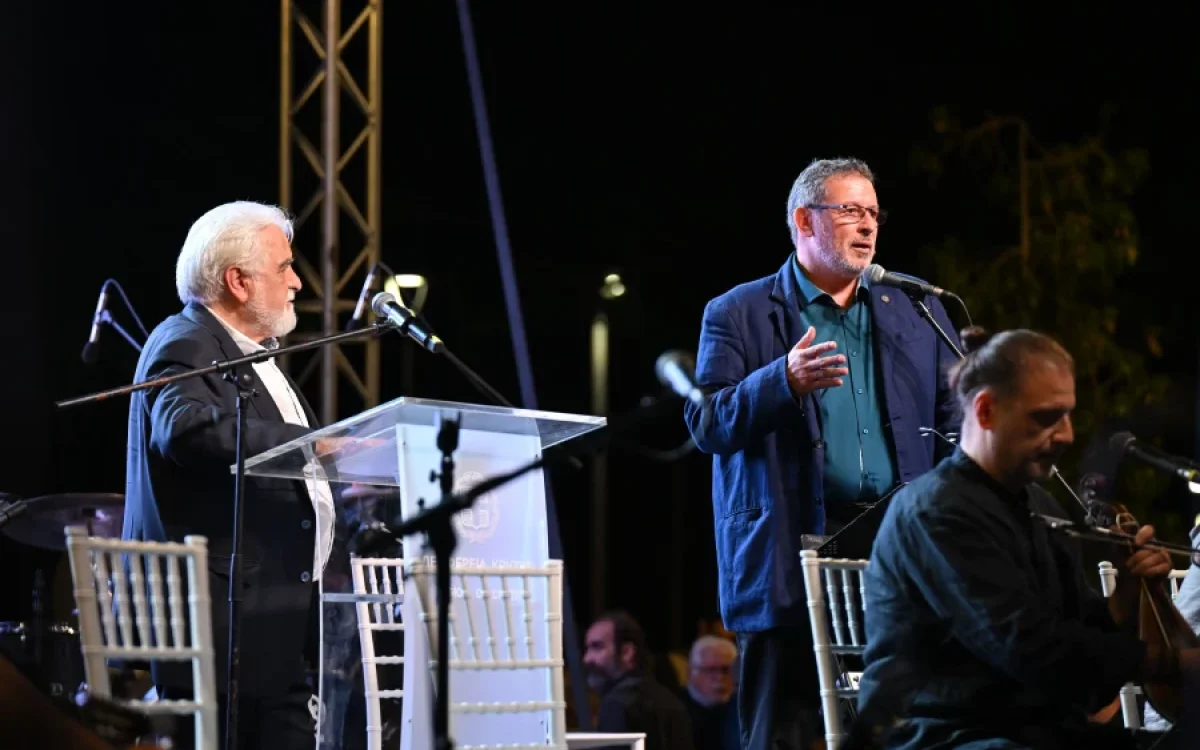 Συγκινητική στιγμή στα 80 χρόνια της «Πατρίς» – Το μήνυμα των απόδημων Κρητών στον Κώστα Ξυλούρη
