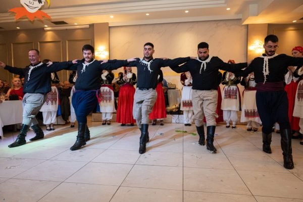 Πάτρα: Ο Αποκριάτικός Χορός του Συλλόγου Κρητών