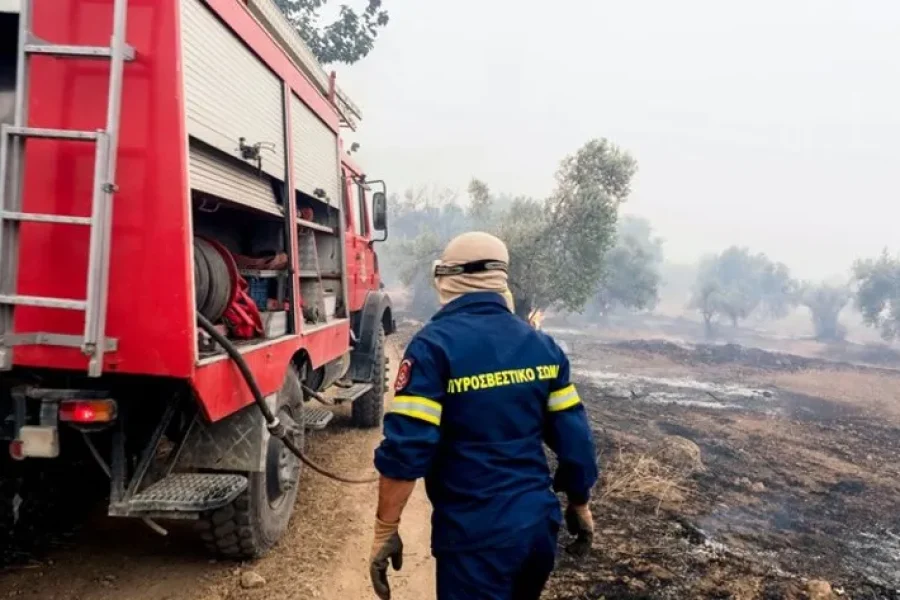 Έπαιζαν… με τη φωτιά ενώ η Κρήτη ήταν σε «κόκκινο συναγερμό»: Τρεις συλλήψεις στα Χανιά Τους επιβλήθηκαν και πρόστιμα ύψους 10.400 ευρώ